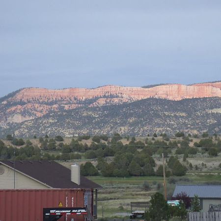 Galaxy Of Harley Bikers Between Bryce And Zion Hatch Exterior foto